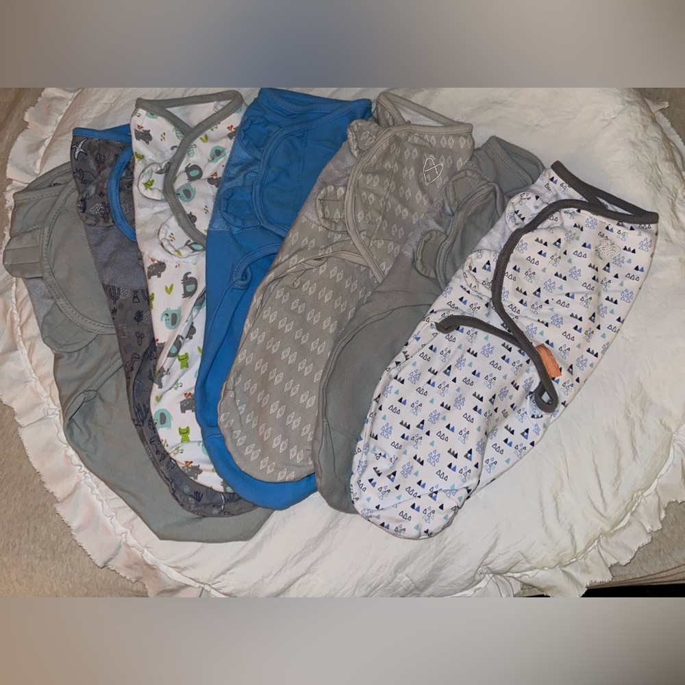 SwaddleMe baby swaddles. Used like new. Size S/M